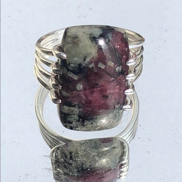 New Sterling Silver Square Russian Eudialyte Ring Size 8 Crystal Gem Reds Green - Picture 11 of 12